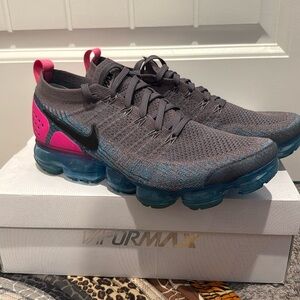 Mens Nike air vapormax flyknit size 10.5